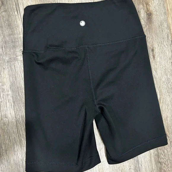 Yogalicious Black High-Waisted Women’s Athletic Shorts Size Extra Small - Picture 3 of 7